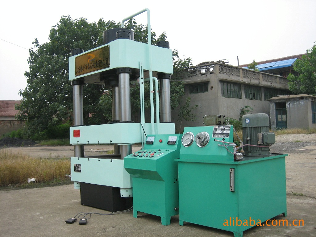  200噸三梁四柱液壓機(jī)